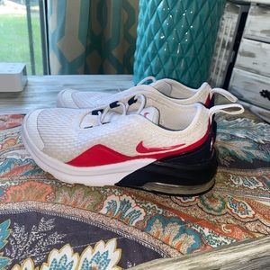 Nike Air Tennis Shoes